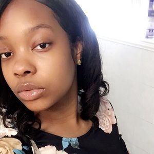 Meet your Posher, Danae